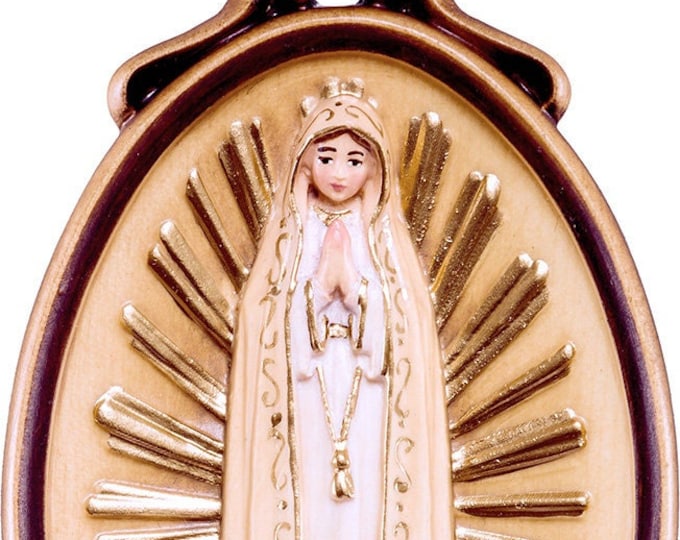 Medal of Our Lady of Fatima carved in wood from Valgardena and decorated by hand of Italian artisan production