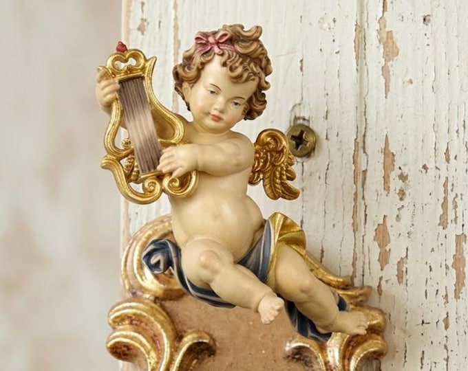 Holy water stoup with angel, carved in Valgardena wood, hand-decorated with oil colors and gold leaf, made in Italy