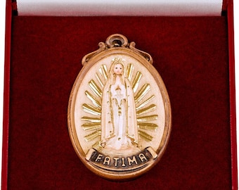 Medal of Our Lady of Fatima with deluxe case carved in Valgardena wood and hand decorated, Italian artisan production