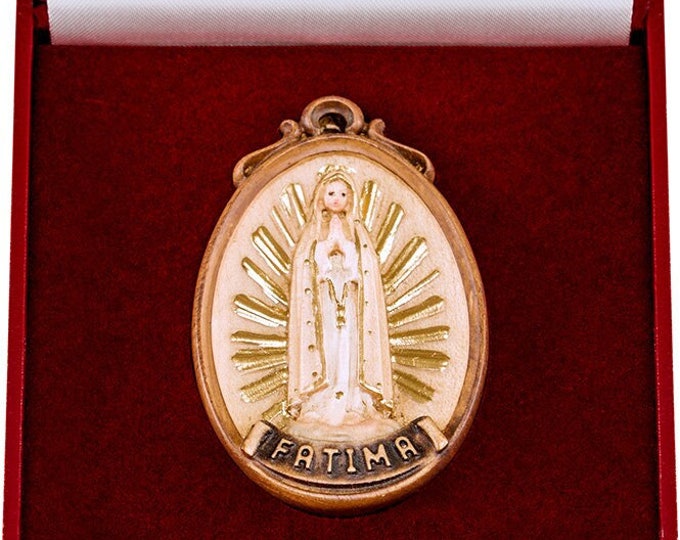 Medal of Our Lady of Fatima with deluxe case carved in Valgardena wood and hand decorated, Italian artisan production