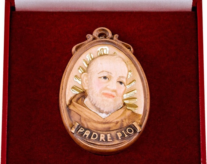 Medal of St. Padre Pio of Pietrelcina deluxe box carved in valgardena wood decorated by hand Italian handicraft production