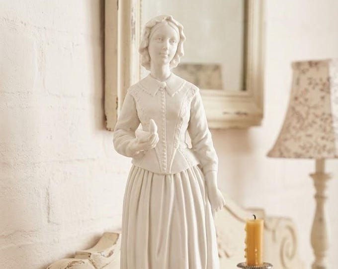 Classical sculpture Florence Nightingale, 34 cm (13.38 inches) in alabaster powder, marble base, handcrafted, made in Italy