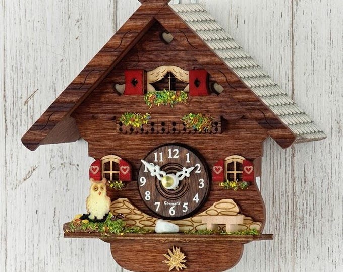 Traditional "Cuculino" Cuckoo Clock in carved wood, 16 cm (6.30 inch), handcrafted in Italy.