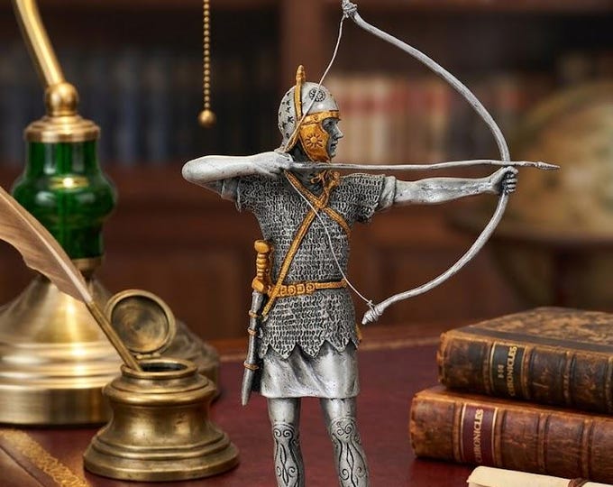 Classical sculpture Medieval Soldier Archer, 12 cm (4.72 inches) in solid pewter, hand decorated, made in Italy