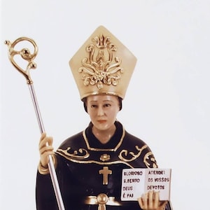 Statue of St. Benedict cm 68 (26,77 inches) in hand-decorated resin of handcrafted production ideal for interiors and exteriors
