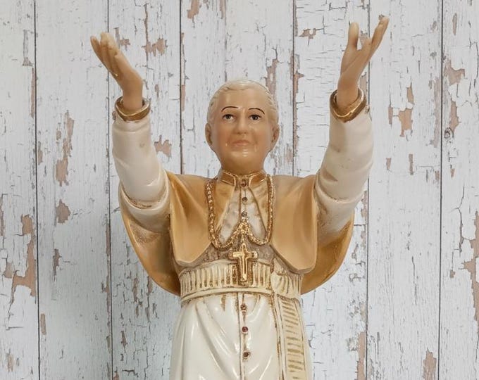 Statue of Pope Benedict XVI, Joseph Ratzinger, in marble resin 34 cm (13.38 inches), entirely hand-decorated, artisanal production