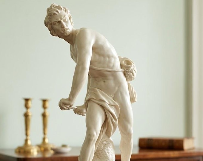 Classical sculpture "David by Bernini" in alabaster powder, various sizes, handcrafted in Italy.