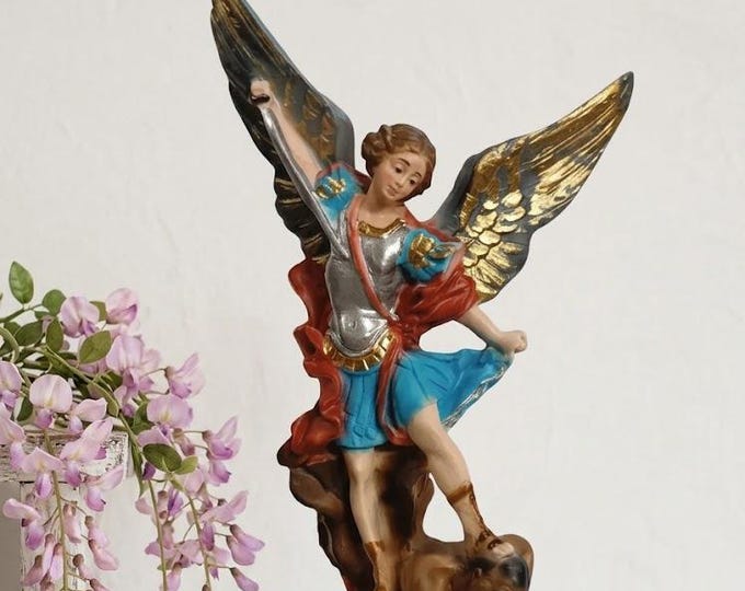 Statue of Saint Michael the Archangel 20 cm (7.87 inches) in hand-decorated resin, Italian artisan production