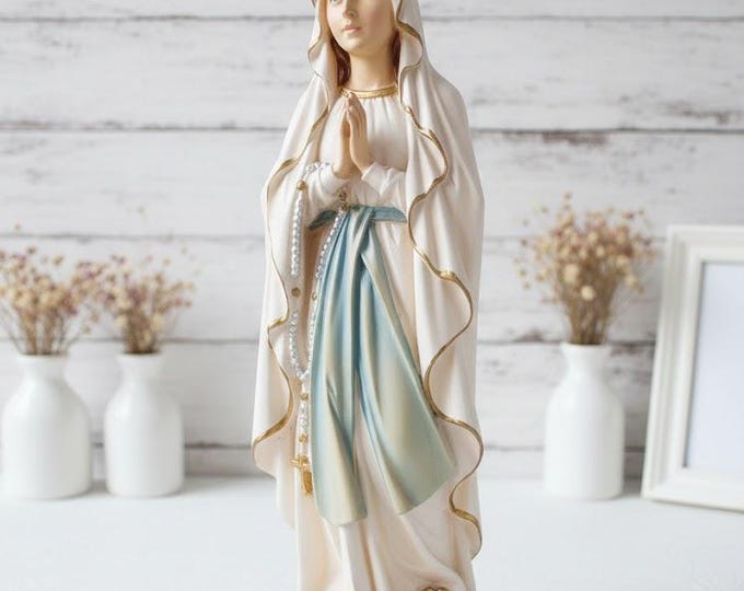 Statue of Our Lady of Lourdes 23 cm (9.06 inches) carved in Valgardena wood and hand decorated, Italian artisan production