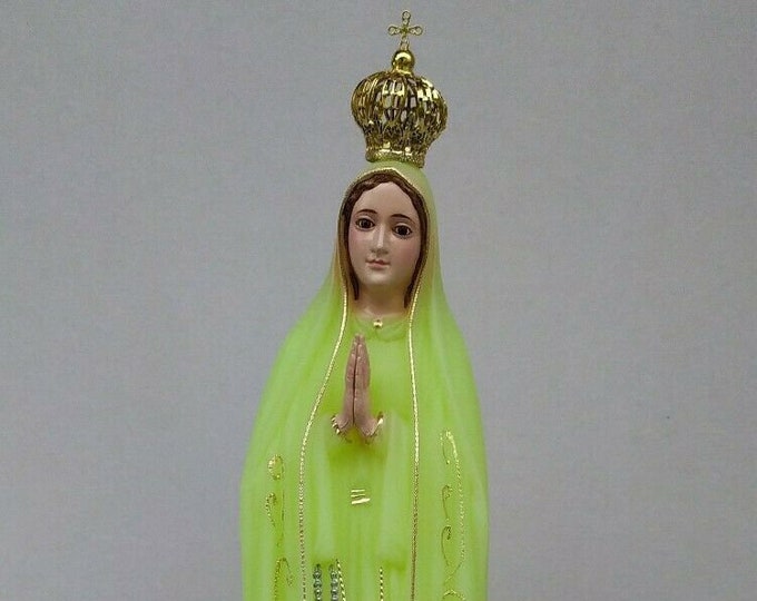 Statue of Our Lady of Fatima cm 51 (20.07 inches) in phosphorescent plastic with glass eyes hand decorated, artisanal production