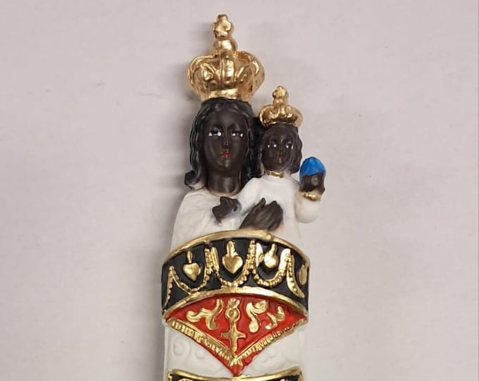 Statue of the Madonna of Loreto cm 30 (11.81 inches) in hand-decorated resin, Italian artisan production