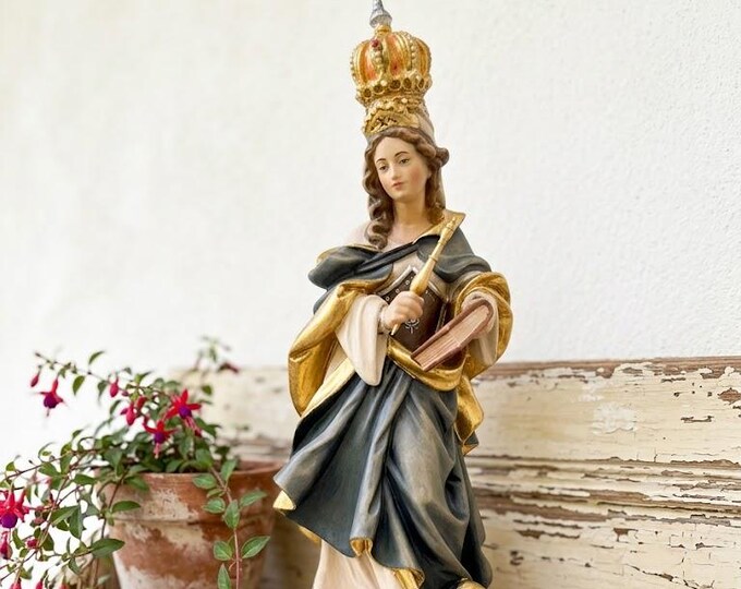 Statue of Saint Cunegonda carved in Valgardena wood and hand-decorated, Italian artisan production, various sizes