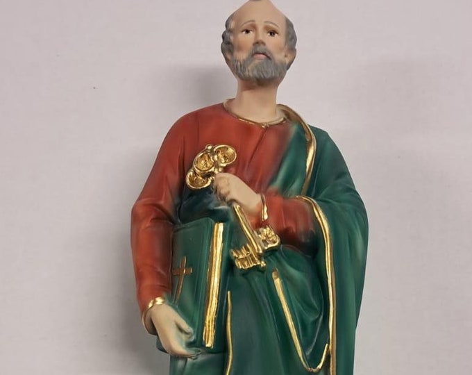 Statue of Saint Peter cm 30 (11.81 inches) in marble resin hand decorated of Italian artisan production