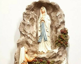 Appearance Grotto Statue of Our Lady of Lourdes 22 x 12 cm (8.66 x 4.72 inches) in hand-decorated resin marble, Italian artisan production