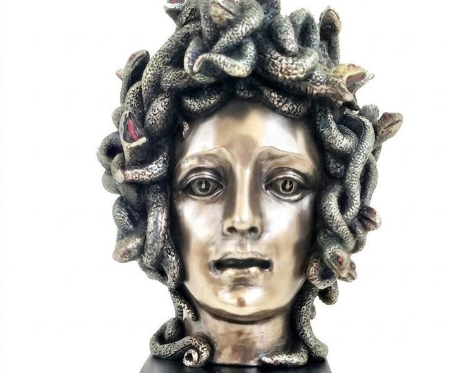 Scultura classica Testa di Medusa, cm 21 (8,26 inches) in marmo resina bronzata, artigianale, made in Italy