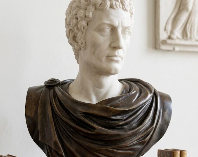 Classical sculpture "Bust of Brutus" made of alabaster powder, marble base, cm 47 x 64 (18.50 x 25.19 inch) Made in Italy