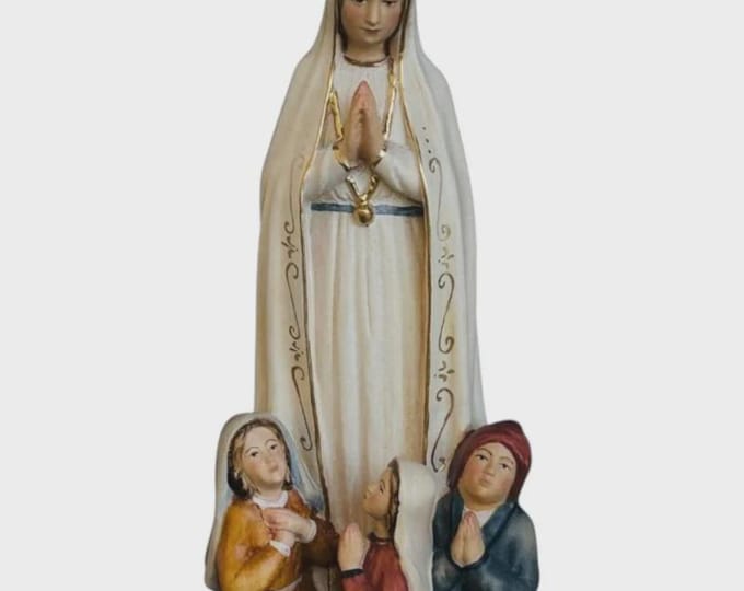 Statue of Our Lady of Fatima carved in Valgardena wood and hand decorated, Italian artisan production, various sizes