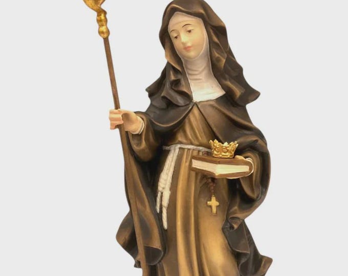 Statue of Saint Ermengarda carved in Valgardena wood and hand-decorated, Italian artisan production, various sizes