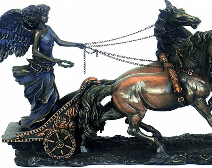 Scultura classica Nike su carro Dea della Vittoria, cm 17 (6,69 inches) in marmo resina bronzata, artigianale, made in Italy
