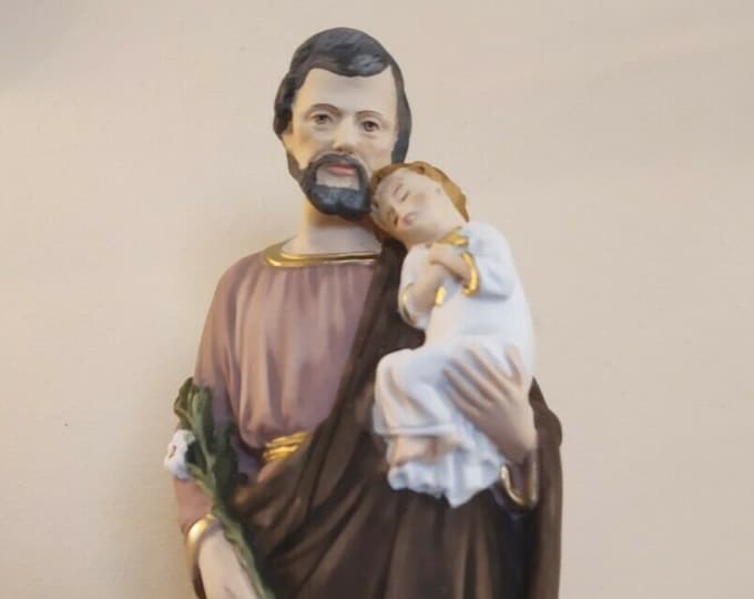 Statue of St. Joseph cm 28 (11.02 inches) in hand-decorated full resin marble of Italian craftsmanship