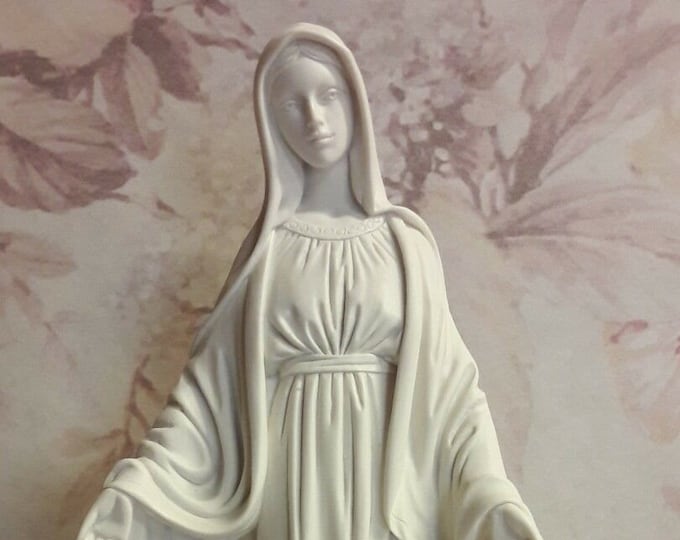 Statue of the Miraculous Madonna cm 30 (11.81 inches) in white resin marble, handcrafted in Italy