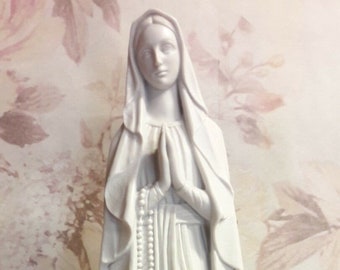 Madonna Lourdes statue 42 cm (16.53 inches) in white resin marble, handcrafted in Italy
