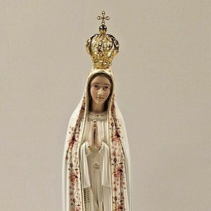 Statue of Our Lady of Fatima in glass resin, 61 cm (24.01 inches) hand-decorated with floral finish, artisanal production