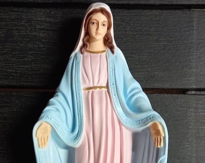 Statue of the Miraculous Madonna cm 30 (11,81 inches) in resin marble of Italian artisan production