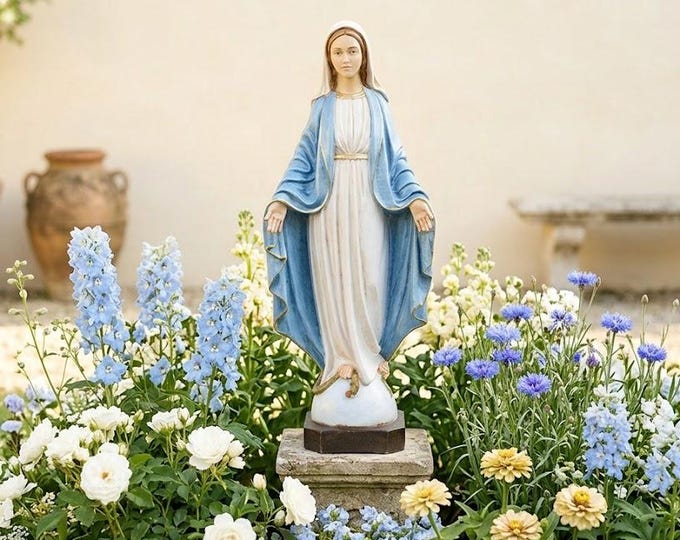 Miraculous Madonna statue 40 cm (15.75 inches) in hand-decorated resin marble, Italian artisan production