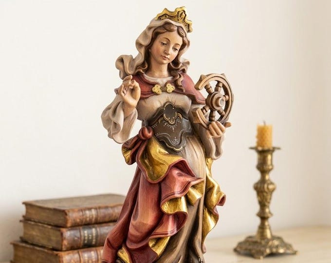 Statue of Saint Catherine carved in Valgardena wood and hand-decorated, Italian artisan production, various sizes