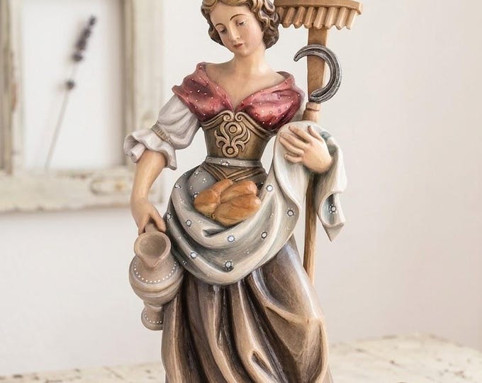 Statue of Saint Notburga carved in Valgardena wood and hand-decorated, Italian artisan production, various sizes