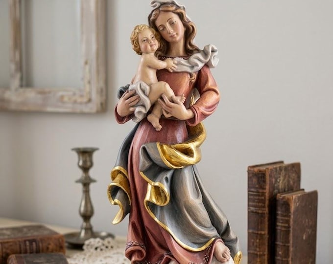 Statue of the Madonna with baby Jesus, carved in Valgardena wood, hand-decorated, Italian artisan production, various sizes