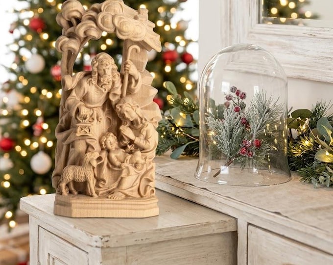 Statue of the Holy Family, Nativity, carved in natural Valgardena wood, Italian production, various sizes available