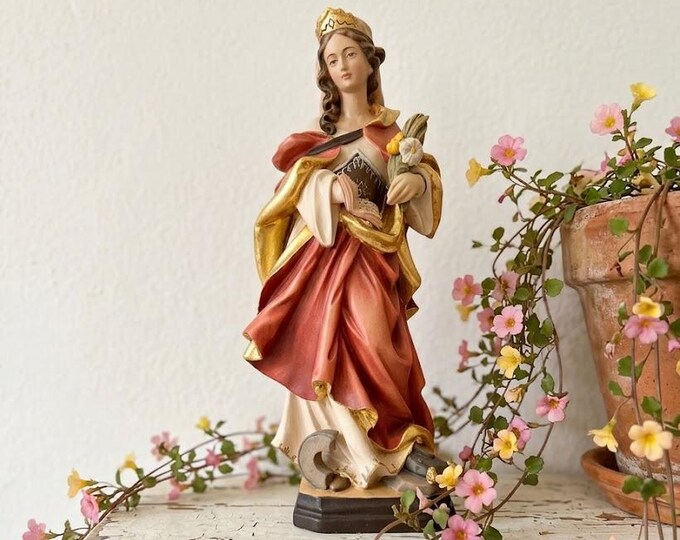 Statue of Saint Valeria carved in Valgardena wood and hand-decorated, Italian artisan production, various sizes