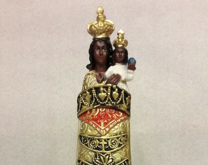 Statue of the Madonna of Loreto cm 30 (11.81 inches) in hand-decorated resin, Italian artisan production