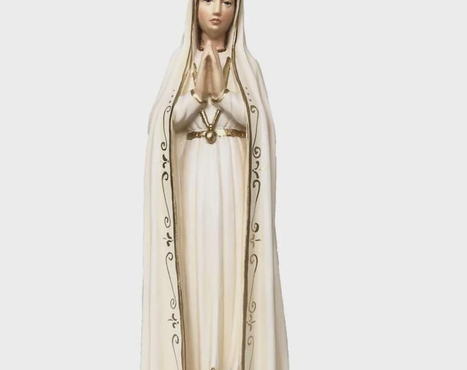 Statue of Our Lady of Fatima carved in Valgardena wood and hand decorated, Italian artisan production, various sizes
