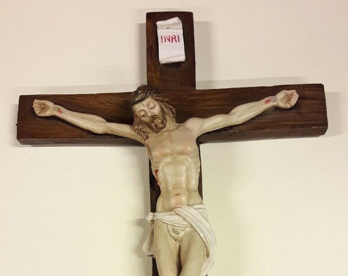 Crucifix cm 25 x 38 (9.84 x 14.96 inches) in marble resin hand decorated, Italian artisan production