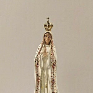 Estatua de Nuestra Señora de Fátima en resina de vidrio, 51 cm (20,07 pulgadas), decorada a mano con acabado floral, producción artesanal