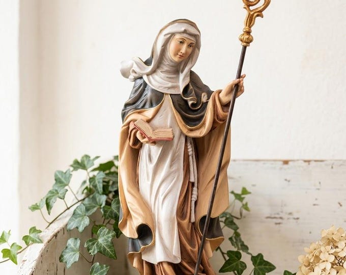 Sculpture of Saint Beatrice de Silva carved in Valgardena wood, hand-decorated, Italian artisan production, various sizes