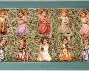 Set of 12 angels to hang, carved in Valgardena wood and hand-decorated with Italian artisan production