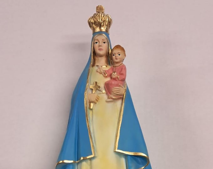 Statue of the Madonna Caridad del Cobre cm 30 (11.81 inches) in marble resin full decorated by hand of Italian artisan production