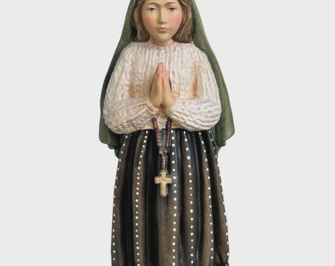 Statue of Saint Lucia of Fatima carved in Valgardena wood and hand-decorated, Italian artisan production, various sizes