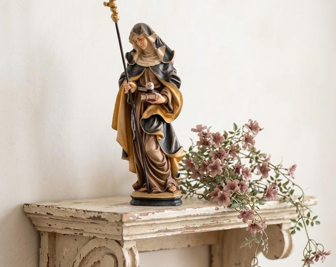 Sculpture of Saint Hildegard carved in Valgardena wood, hand-decorated and handcrafted in Italy.
