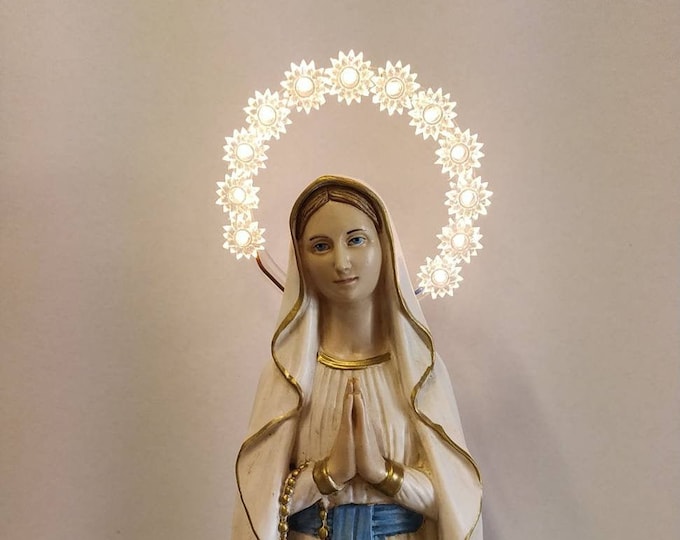 Statue Madonna Lourdes cm 50 (19.68 inches) with bright halo, hand-decorated resin marble of Italian craftsmanship
