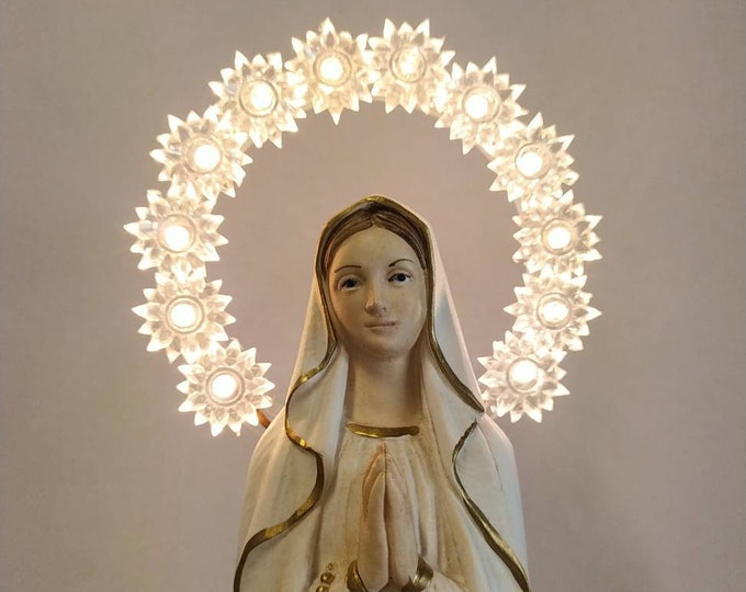 Statue of Our Lady lourdes cm 30 (11,81 inches) with bright halo, in resin marble decorated by hand of Italian artisan production