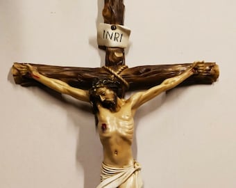Hanging cross crucifix, cm 53 x 31 (20.86 x 12.20 inches) in hand-decorated resin marble, artisanal production