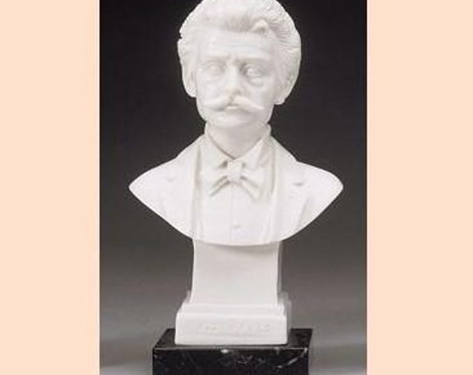 Sculpture Richard Strauss cm 15 (5.90 inches) in alabaster powder, marble base, handcrafted, made in Italy