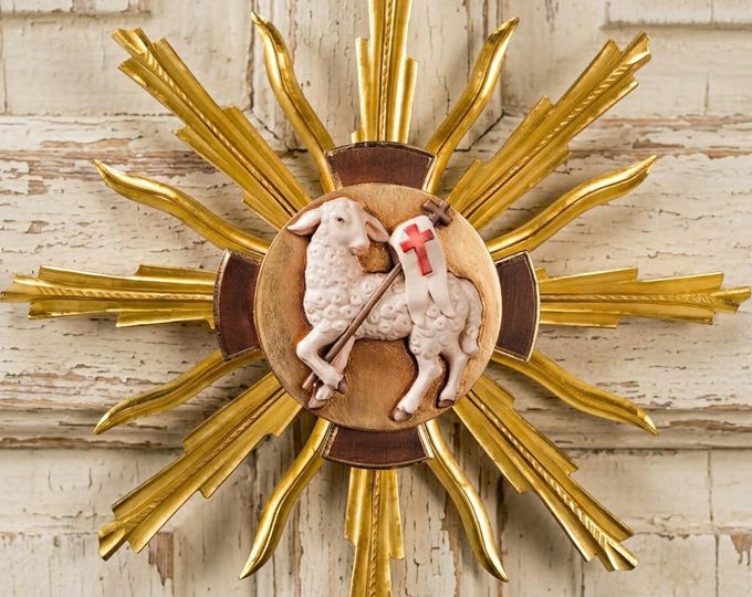Lamb of God sculpture with halo, carved in Valgardena wood, hand-decorated, Italian artisan production, various sizes