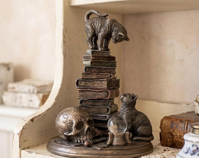 Classic sculpture Cats in the Library, 18.5 cm (7.28 inches) in bronzed resin marble, handcrafted in Italy