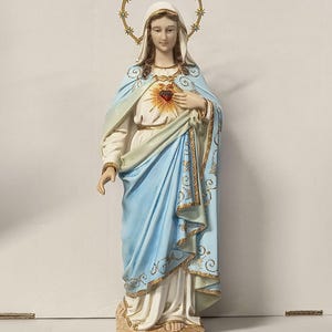 Statue of the Madonna, Sacred Heart of Mary, cm 39 x 10 (15.35 x 3.93 inches) in resin, hand decorated, artisanal production